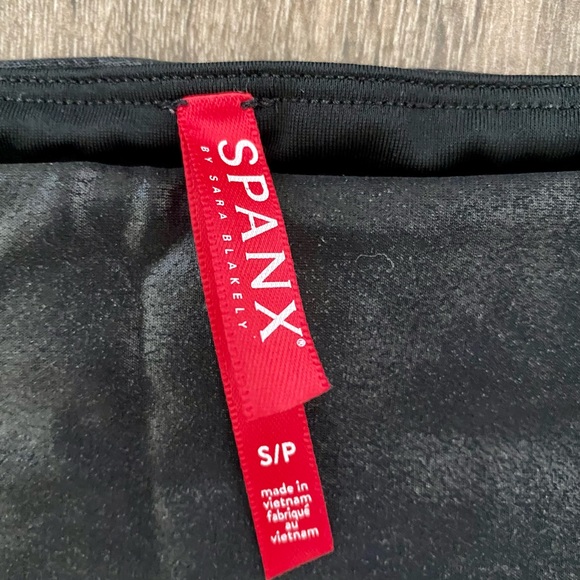 SPANX FAUX LEATHER LEGGINGS - Picture 4 of 5
